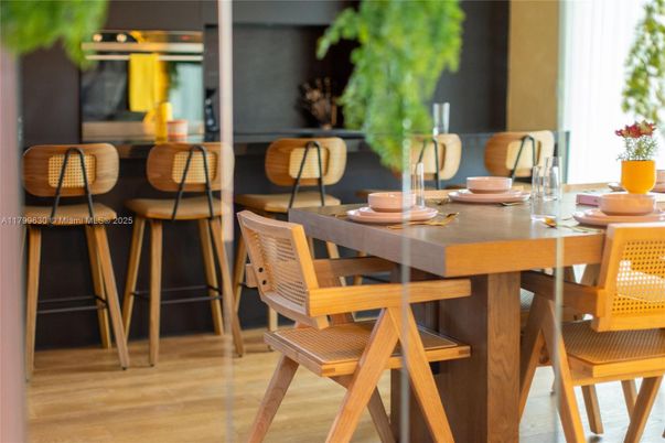 Dining room, Interior