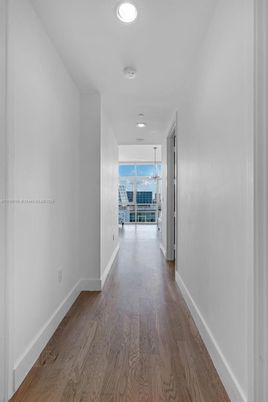 Interior, Pendant Lights, Recessed Lighting, Wood Texture Flooring