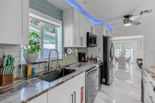 Dining room, Interior, Kitchen, Marble, Recessed Lighting