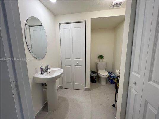 Bathroom, Interior, Recessed Lighting