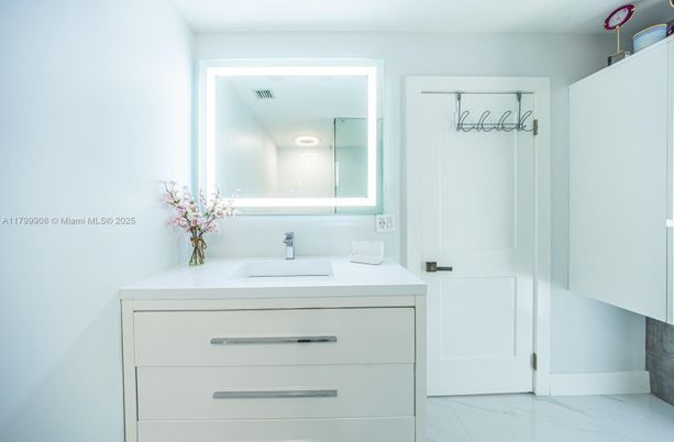 Bathroom, Interior, Marble, Recessed Lighting