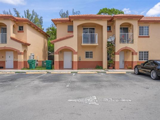 Exterior, Facade, Mediterranean