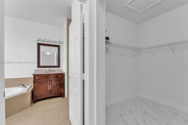 Bathroom, Interior, Marble, Walk-in Closets