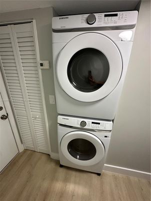 Interior, Utility Closets, Washer, Wood Texture Flooring