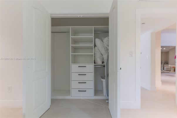 Interior, Walk-in Closets