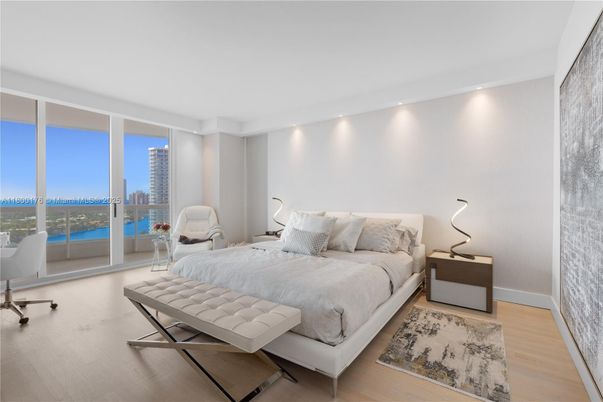 Bedroom, Interior, Recessed Lighting, Water, Wood Texture Flooring