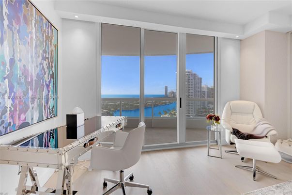 Home Office, Interior, Recessed Lighting, Water, Wood Texture Flooring