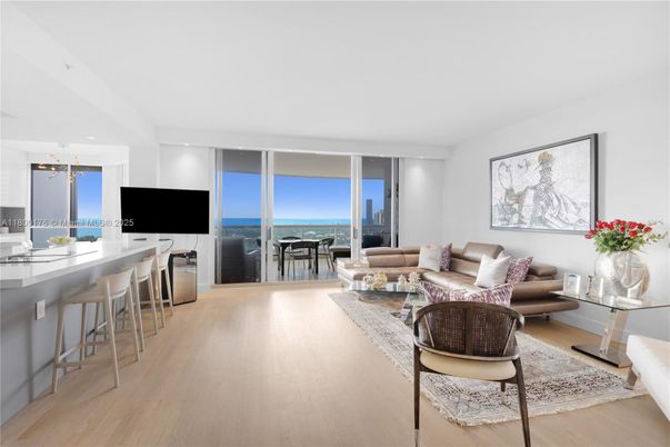 Interior, Living room, Recessed Lighting, Water, Wood Texture Flooring