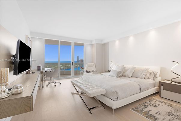 Bedroom, Interior, Water, Wood Texture Flooring
