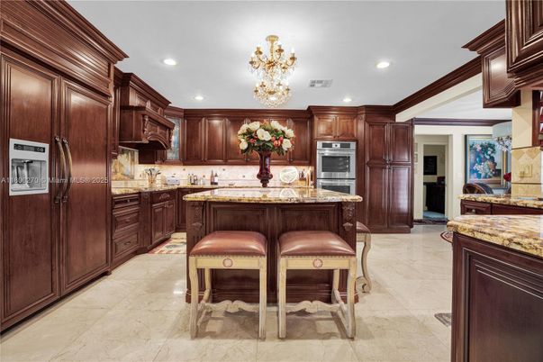 Chandelier, Interior, Kitchen, Recessed Lighting, Stainless Steel Appliances
