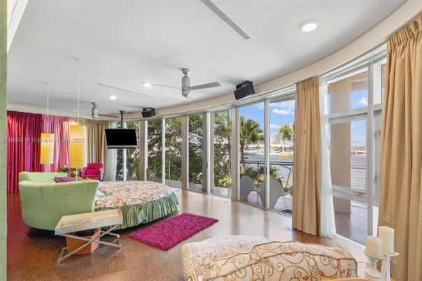 Bedroom, Interior, Recessed Lighting, Sun Room, Water