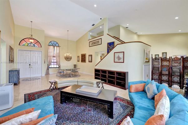 Interior, Living room, Pendant Lights, Recessed Lighting