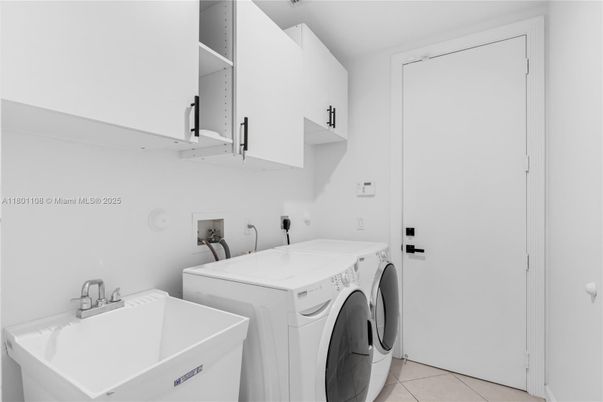 Interior, Washer