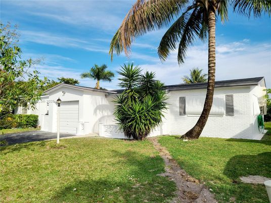 Backyard, Detached Garage, Exterior