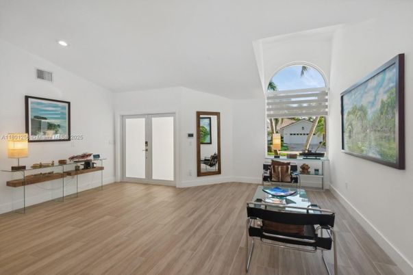 Interior, Recessed Lighting, Wood Texture Flooring