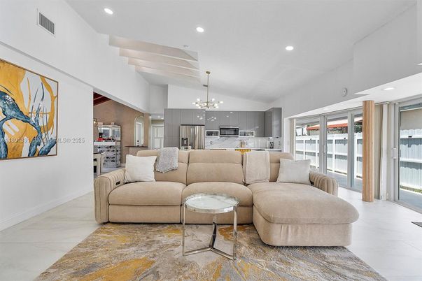 Interior, Kitchen, Living room, Pendant Lights, Recessed Lighting, Stainless Steel Appliances