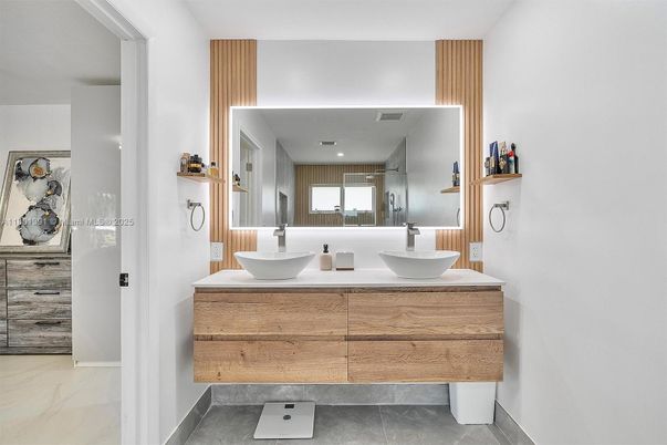 Bathroom, Dual Sink Vanities, Interior, Marble, Recessed Lighting