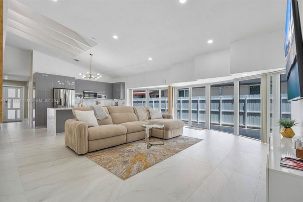 Interior, Kitchen, Living room, Marble, Pendant Lights, Recessed Lighting, Stainless Steel Appliances