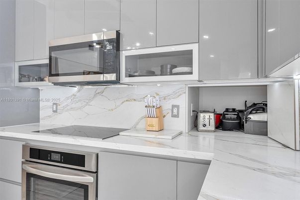 Interior, Kitchen, Stainless Steel Appliances