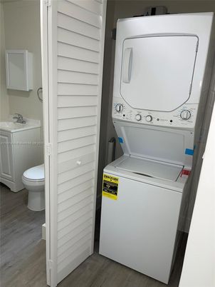 Interior, Utility Closets, Washer, Wood Texture Flooring