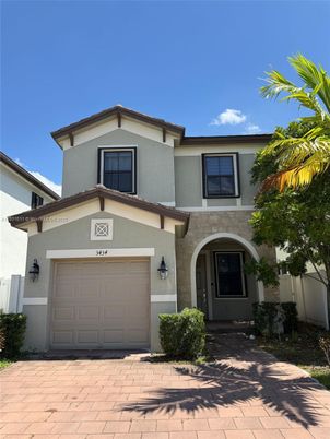 Attached, Exterior, Facade, Mediterranean