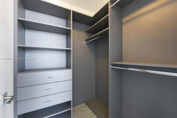 Interior, Walk-in Closets