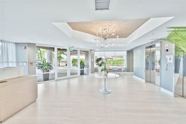 Elevator, Interior, Pendant Lights, Recessed Lighting