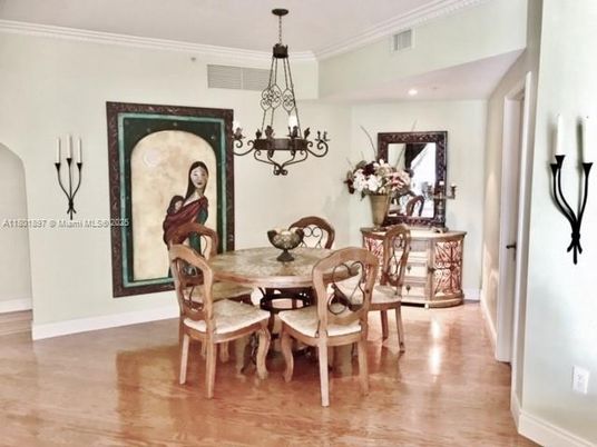 Chandelier, Dining room, Interior, Recessed Lighting, Wood Texture Flooring