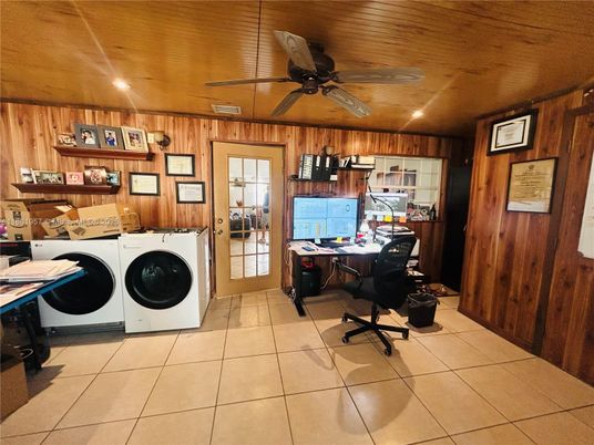 Home Office, Interior, Kitchen, Recessed Lighting, Washer, Wooden Ceilings, Wooden Walls