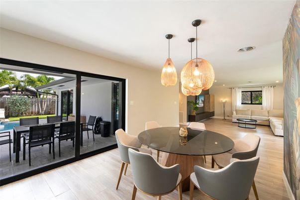 Chandelier, Dining room, Interior, Living room, Pendant Lights, Recessed Lighting, Wood Texture Flooring