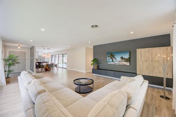 Chandelier, Dining room, Interior, Living room, Recessed Lighting, Wood Texture Flooring