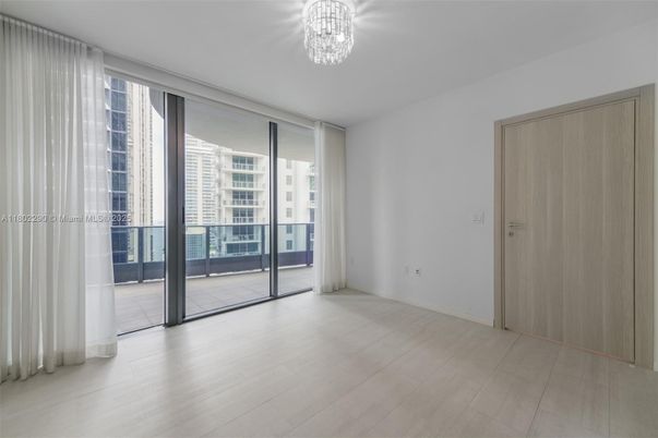 Chandelier, Empty room, Interior, Wood Texture Flooring
