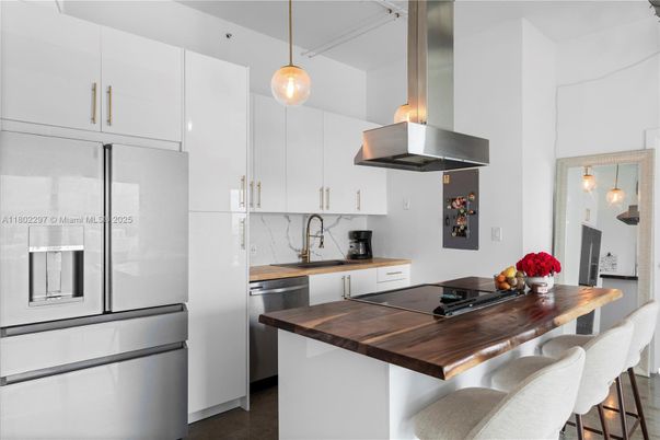 Interior, Kitchen, Pendant Lights, Stainless Steel Appliances