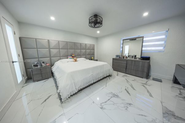 Bedroom, Interior, Marble, Recessed Lighting