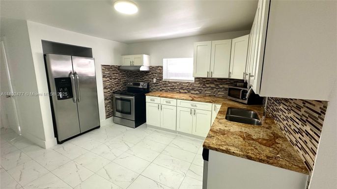 Interior, Kitchen, Marble, Recessed Lighting