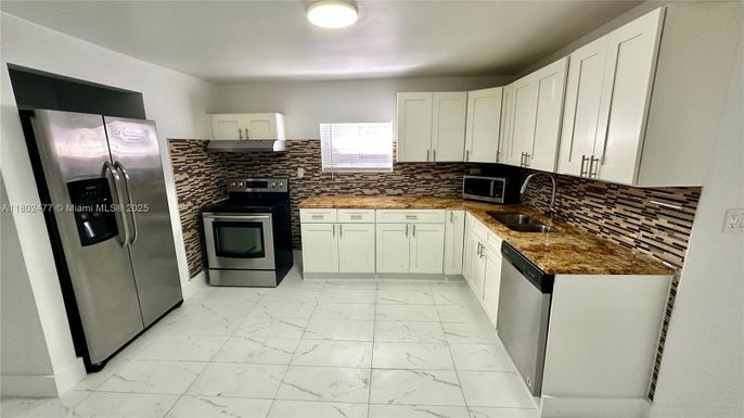 Interior, Kitchen, Marble, Stainless Steel Appliances