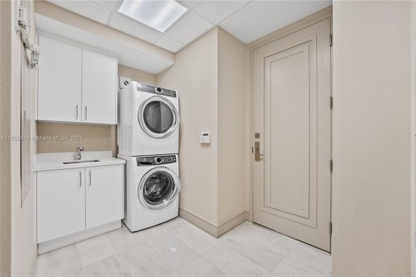 Interior, Washer