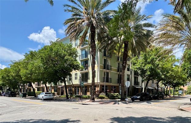 Exterior, Facade, Condo Building