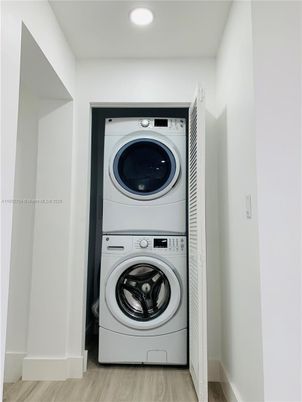 Interior, Recessed Lighting, Utility Closets, Washer, Wood Texture Flooring
