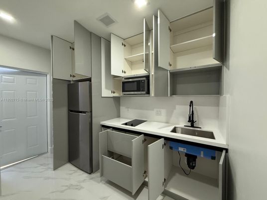 Interior, Kitchen, Marble, Recessed Lighting