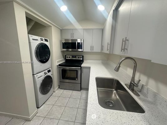 Interior, Kitchen, Washer