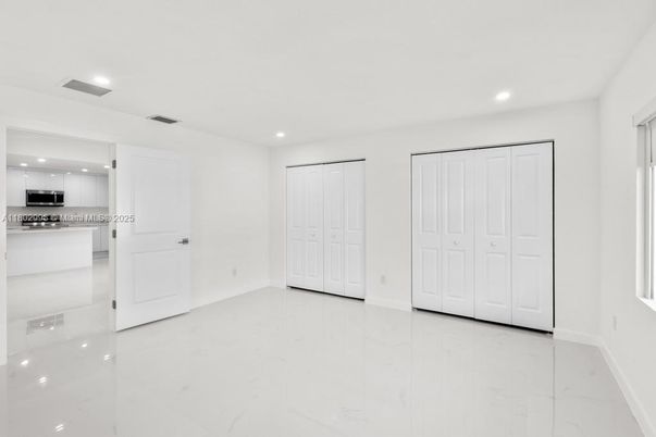 Empty room, Interior, Kitchen, Recessed Lighting