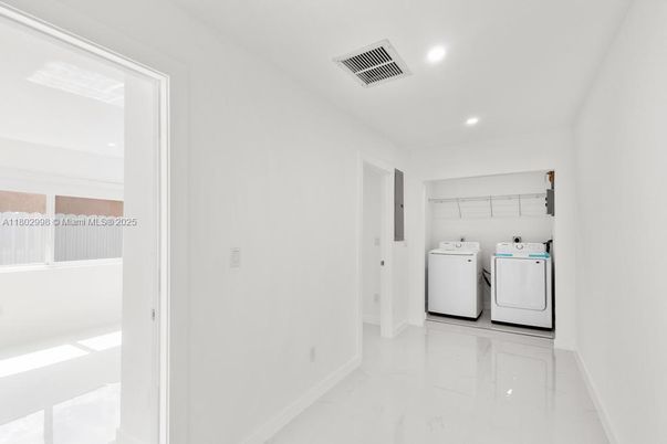 Interior, Recessed Lighting, Washer