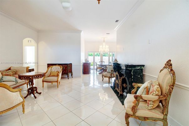 Chandelier, Dining room, Fireplace, Interior