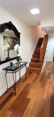 Interior, Recessed Lighting, Wood Texture Flooring