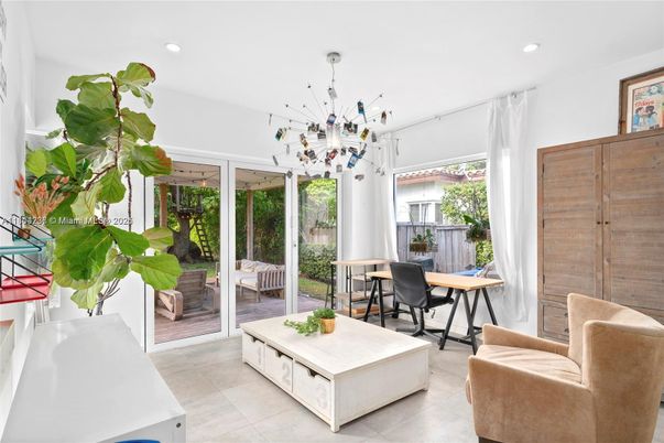 Dining room, Interior, Pendant Lights, Recessed Lighting