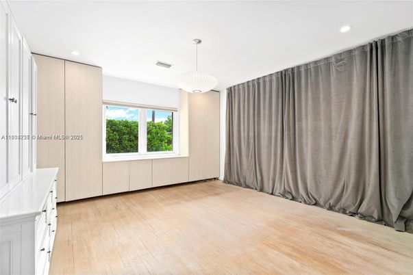 Interior, Pendant Lights, Recessed Lighting, Wood Texture Flooring