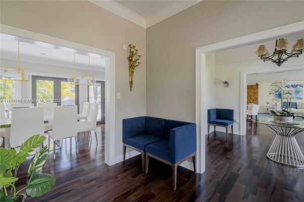 Chandelier, Dining room, Interior, Pendant Lights, Wood Texture Flooring