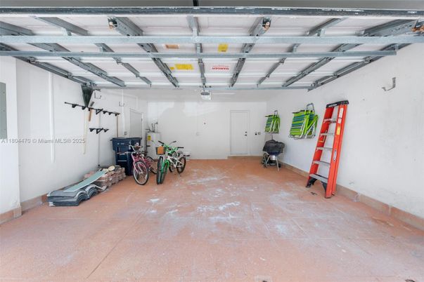 Garage, Interior