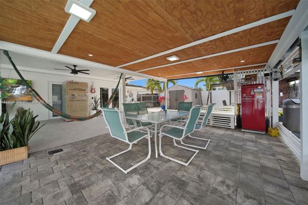 Dining room, Interior, Recessed Lighting